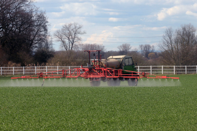 Pestizideinsatz in der Landwirtschaft - Foto: Helge May