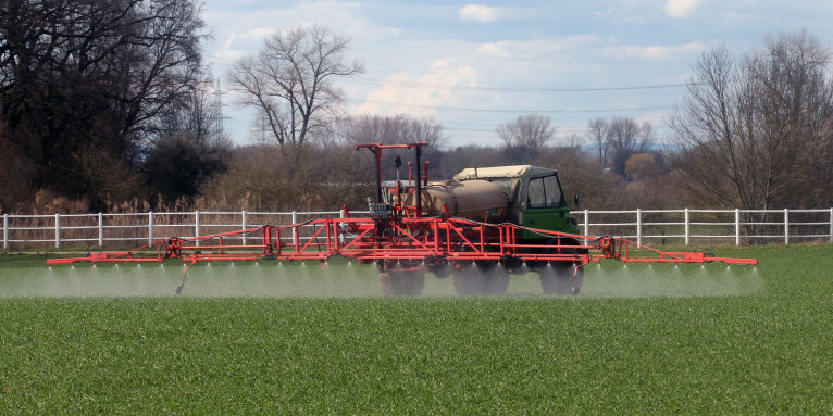 Pestizideinsatz in der Landwirtschaft - Foto: Helge May