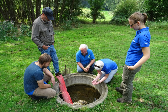 Das Projektteam besichtigt Betongewässer in den Niederlanden - Foto: Christian Höppner