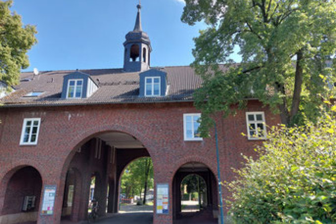 Torbogenhaus - Foto: RGS Elbe-Weser